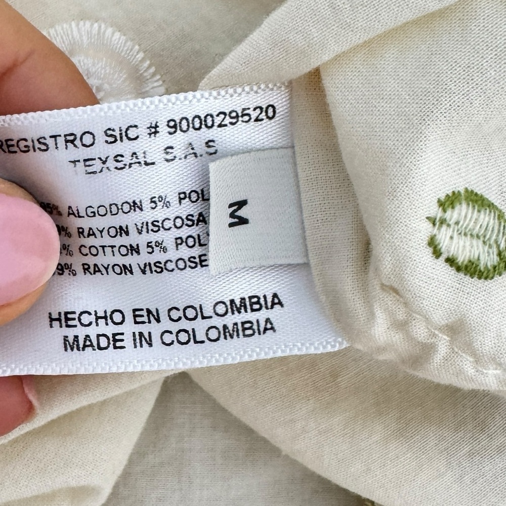 Azulu Colombia Cream‎ Floral Long Sleeve Top - Picture 9 of 10